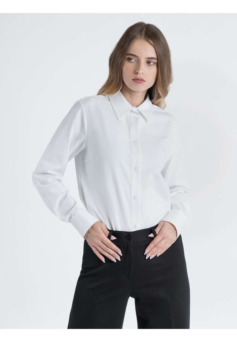 Преимущества женских белых рубашек